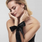 Черные ленты для связывания SILKY SENSUAL HANDCUFFS - Bijoux Indiscrets - купить с доставкой в Долгопрудном