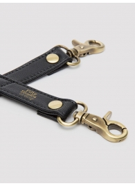 Черный фиксатор для манжет Bound to You Faux Leather Hogtie - Fifty Shades of Grey - купить с доставкой в Долгопрудном