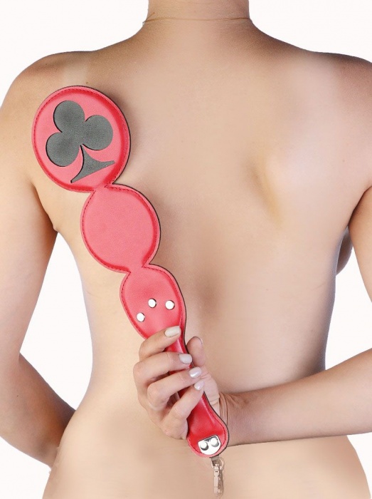 Шлёпалка  Трефы  с анальным плагом - LOVETOY (А-Полимер) - купить с доставкой в Долгопрудном