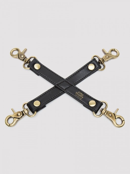 Черный фиксатор для манжет Bound to You Faux Leather Hogtie - Fifty Shades of Grey - купить с доставкой в Долгопрудном