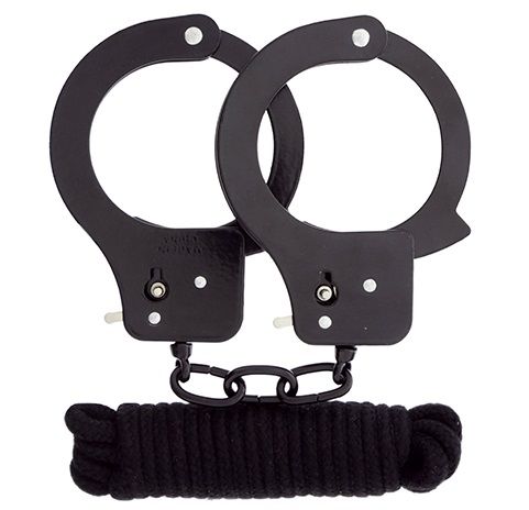 Чёрные наручники из листового металла в комплекте с веревкой BONDX METAL CUFFS LOVE ROPE SET - Dream Toys - купить с доставкой в Долгопрудном